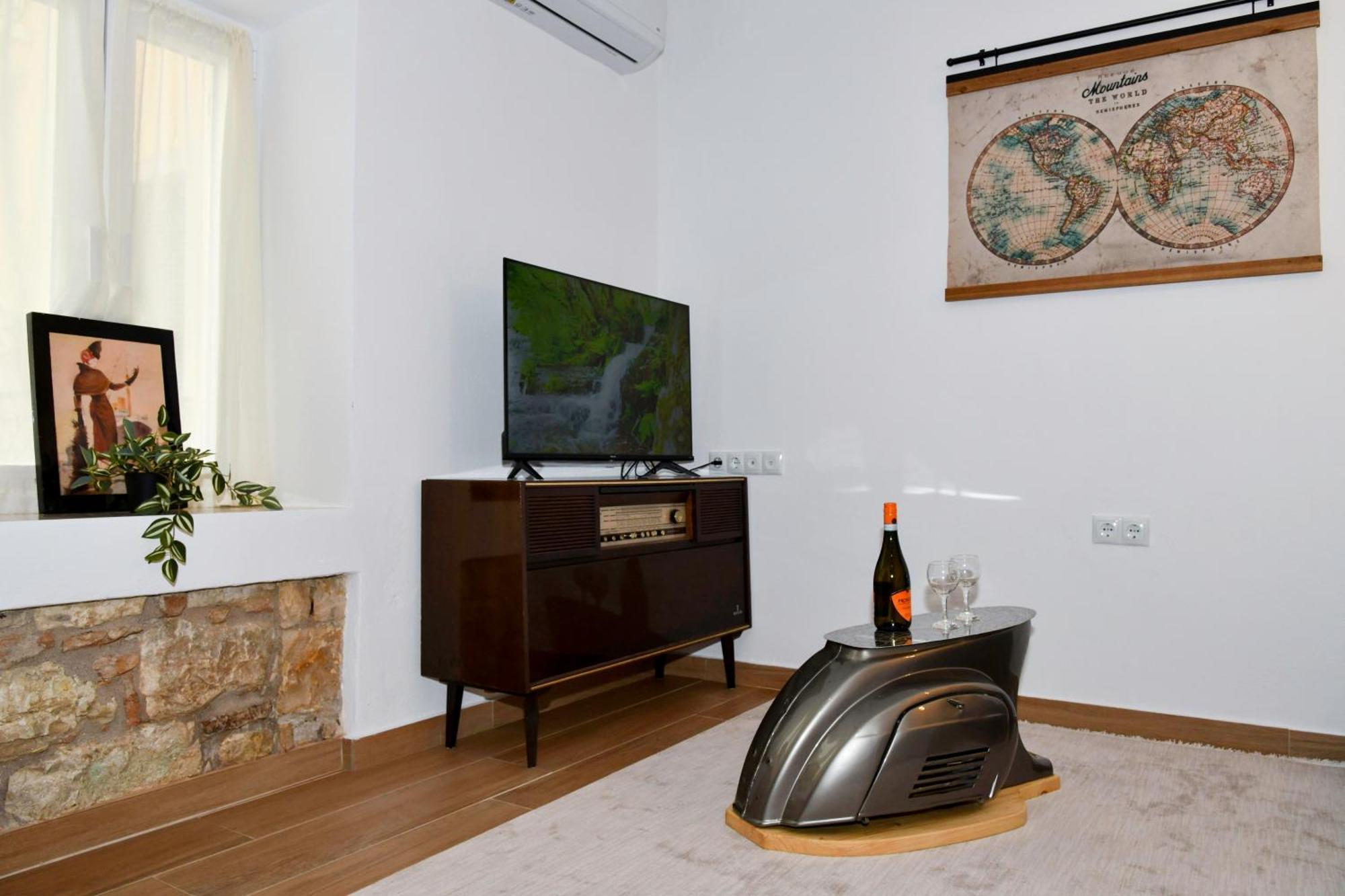 Captain Theo'S Modern Apartment Maria Lefkími Kültér fotó