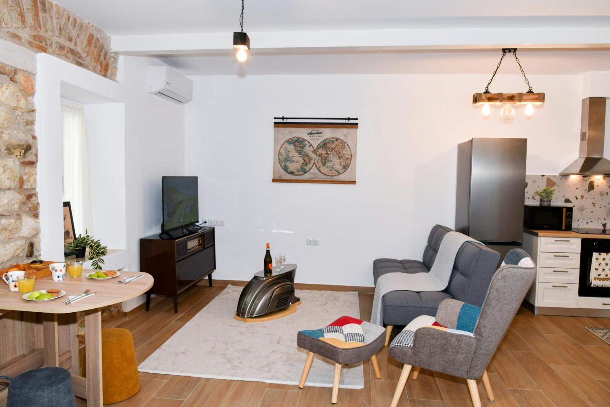 Captain Theo'S Modern Apartment Maria Lefkími Kültér fotó