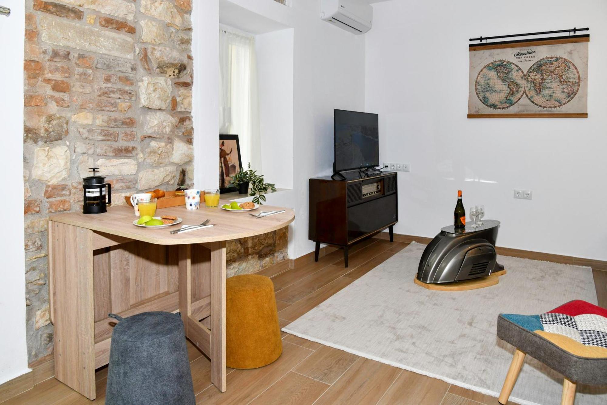Captain Theo'S Modern Apartment Maria Lefkími Kültér fotó