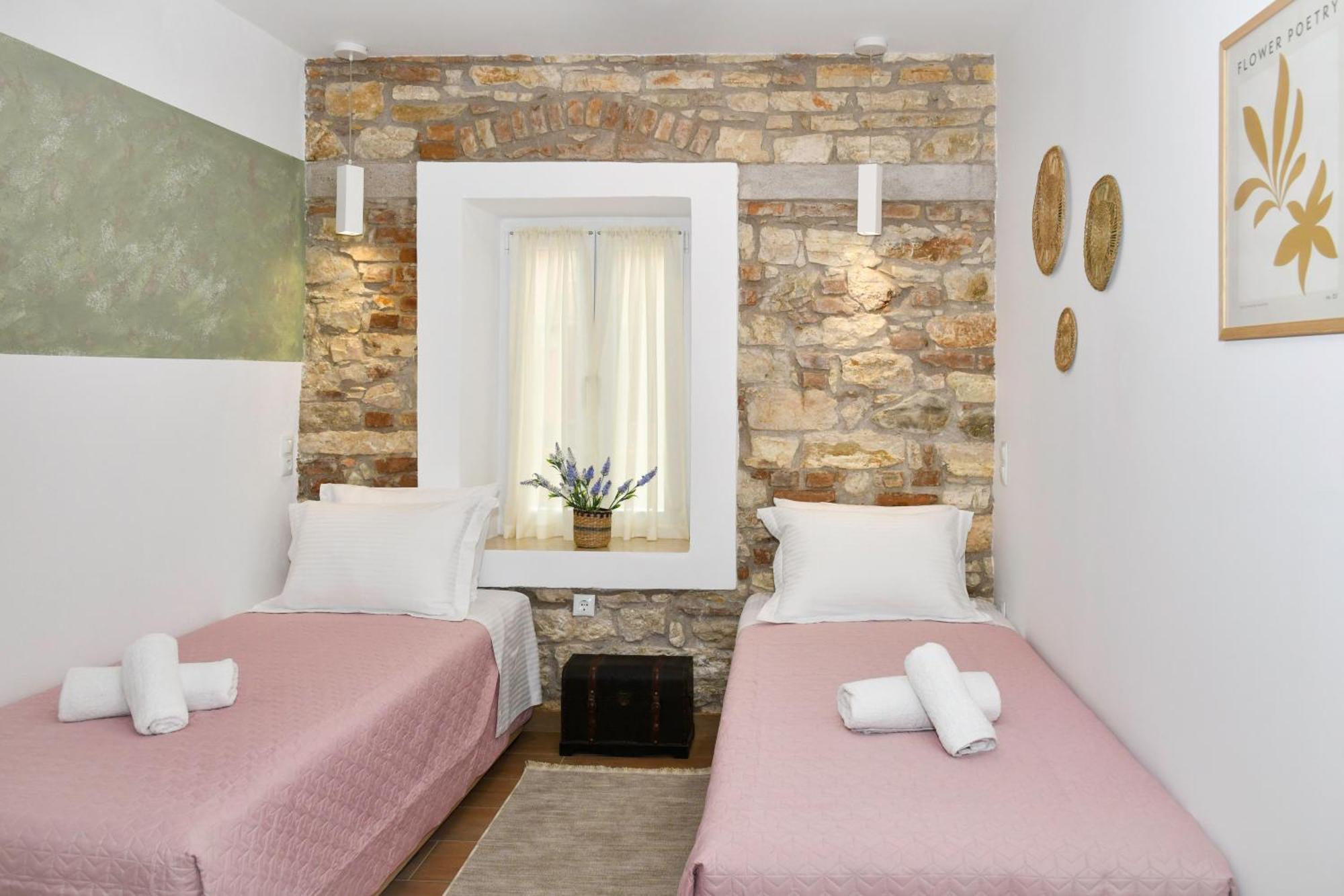 Captain Theo'S Modern Apartment Maria Lefkími Kültér fotó