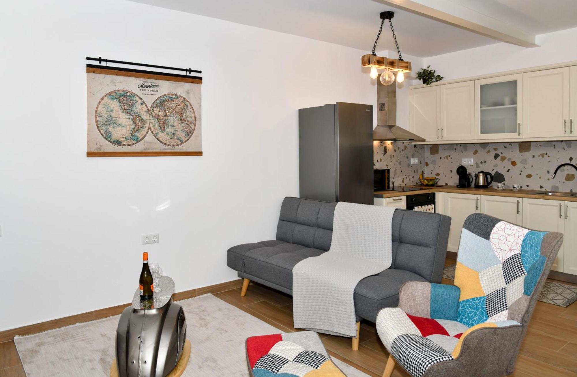 Captain Theo'S Modern Apartment Maria Lefkími Kültér fotó